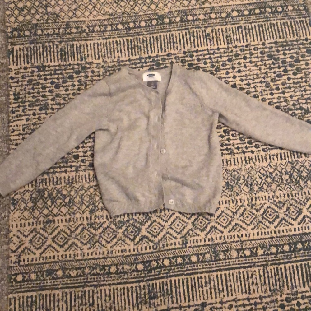 Old Navy grey sweater girls size 3T